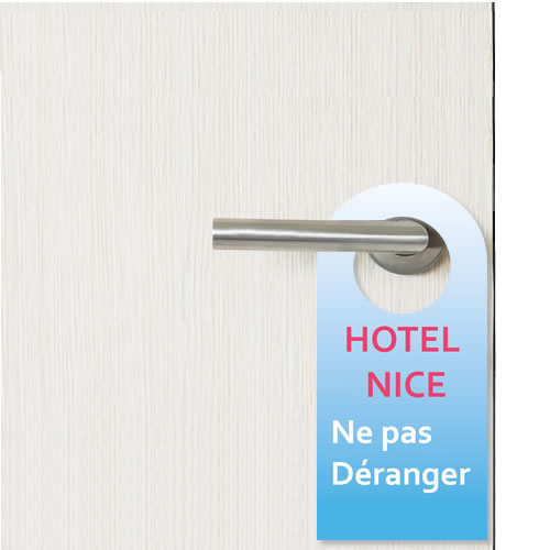 Impression en ligne accroche ne pas déranger Hôtel. Qualité et à petit prix imprimez vos pancartes de portes chez Fac Imprimeur. Impression accroche porte personnalisé