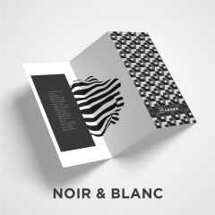 Dépliant noir et blanc
