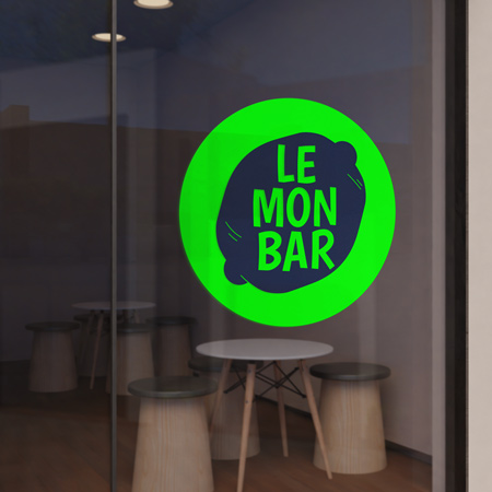 Impression sur adhésif fluo – pour une communication qui attire tous les regards, de jour comme de nuit. Impression sur Adhésif fluo